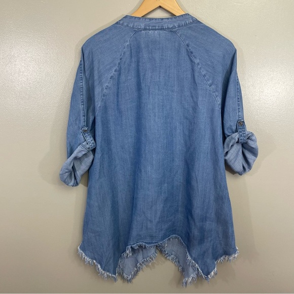 Hester and Orchard women’s size Medium Tencel Button Split Neck raw hem Top - Picture 6 of 12